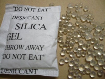 Silica_gel_sachet